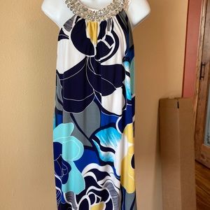 AUW Ladies Large mid length dress w/jewels around neck